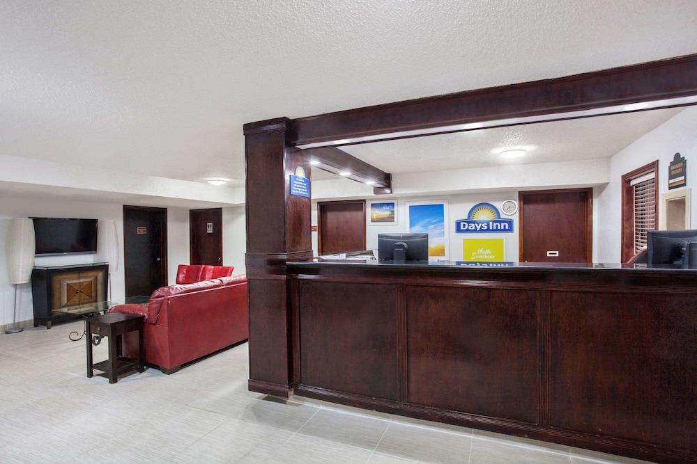 Days Inn By Wyndham Pensacola I-10 Ferry Pass Exterior foto