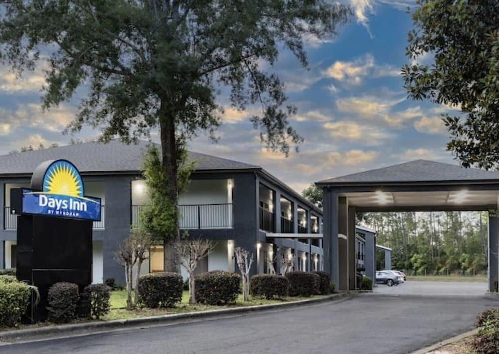 Days Inn By Wyndham Pensacola I-10 Ferry Pass Exterior foto
